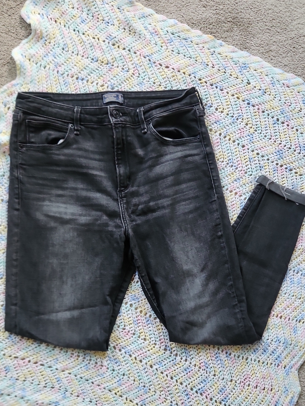 Abercrombie & Fitch Women's Black Washed Skinny Jeans